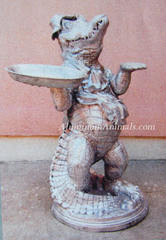 alligator statue