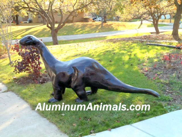 life sized dinosaur sculptures